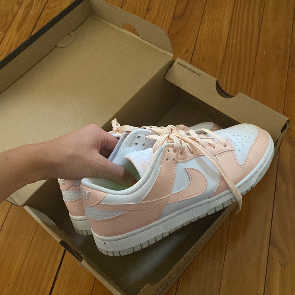 Dunk Lows - Picture 3 of 4